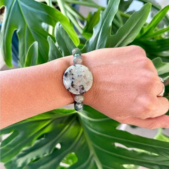 Strength in Stillness bracelet (one) - Picture 3 of 7